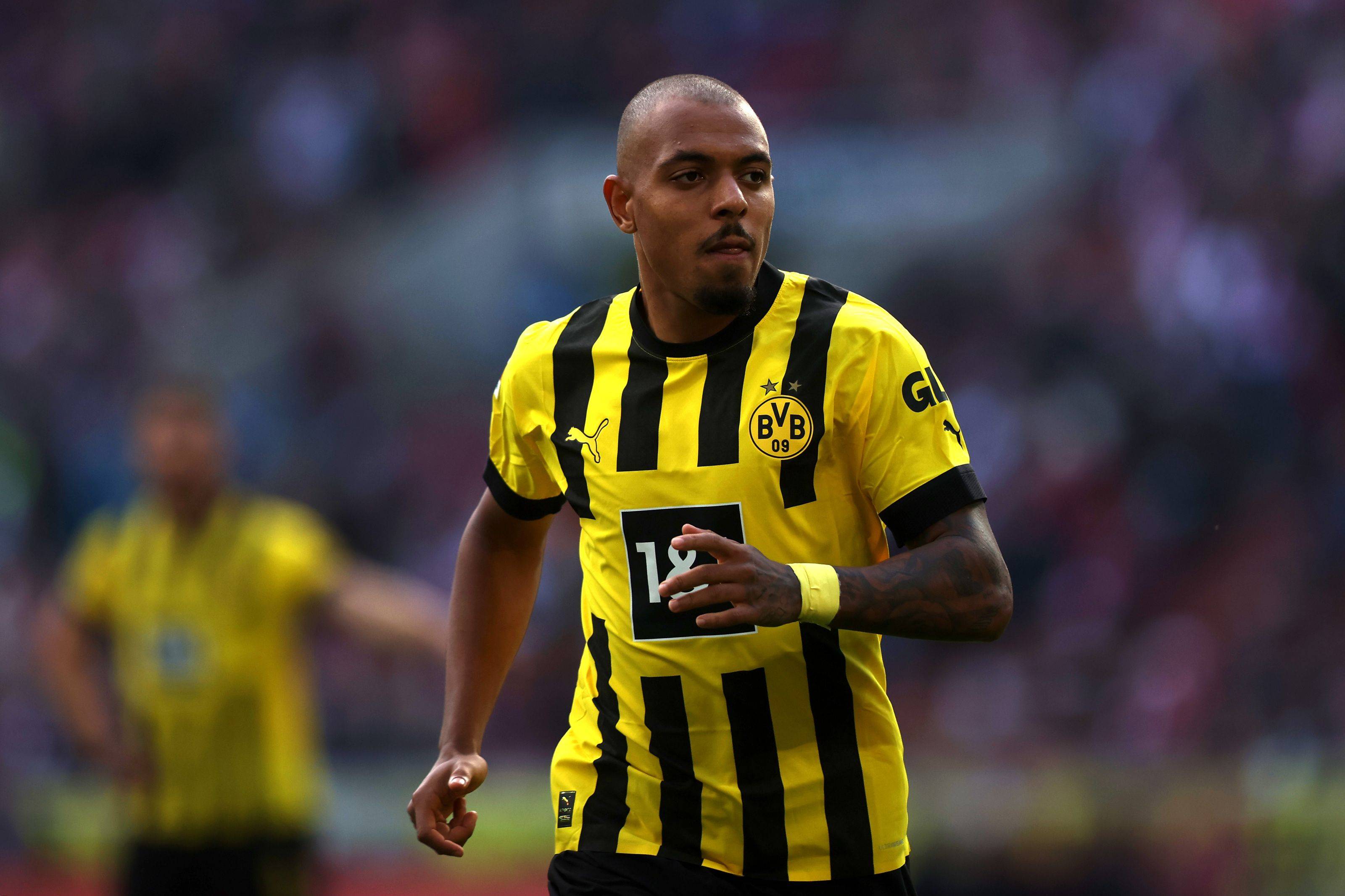 多特蒙德后卫神勇救险，助球队成功保级，提高.